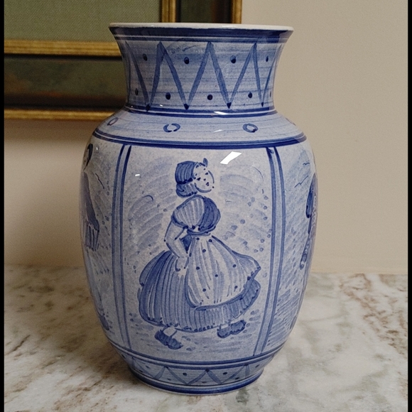 Vintage Mid-Century Villeroy & Boch Mettlach Blue & Ivory Juvenile Scenes Vase - Picture 3 of 14